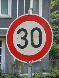 Tempo-30-Schild